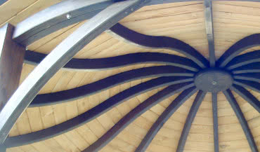 Łuki z drewna klejonego - nieograniczone możliwości architektoniczne