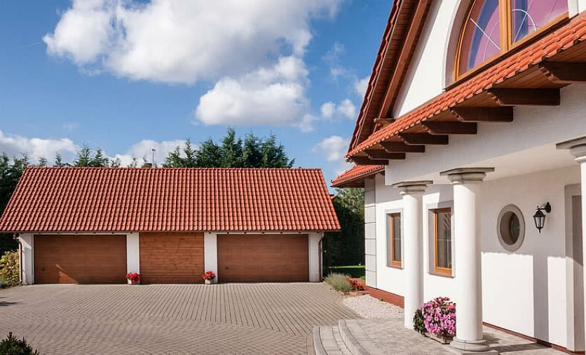 Jak dobrać wielkość bramy garażowej?